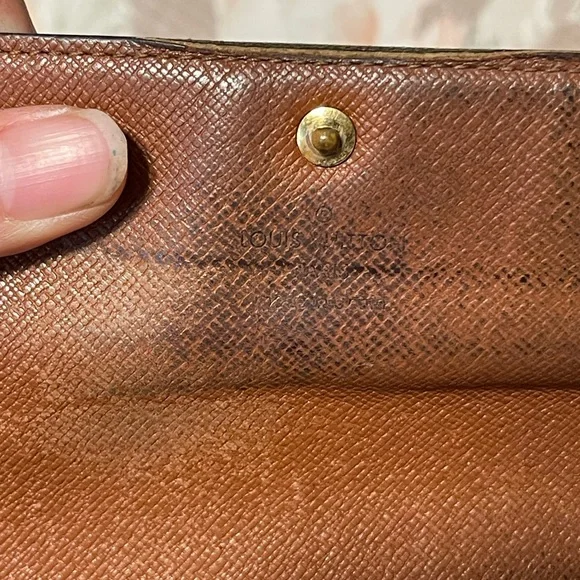 Louis Vuitton Wallet - Picture 3 of 5